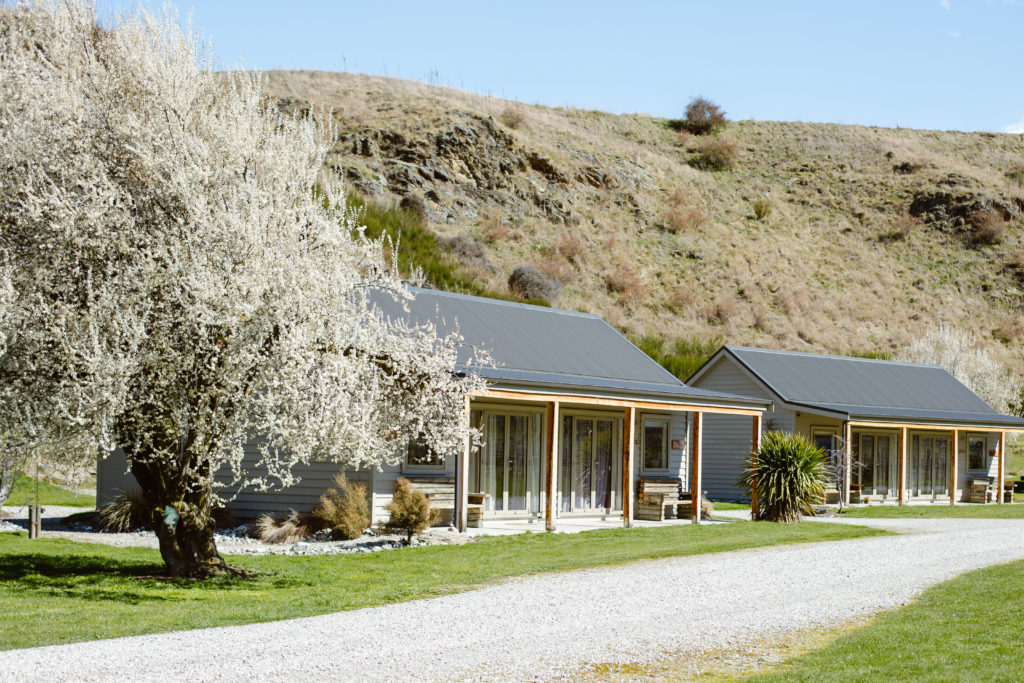 queenstown-wedding-venue-and-accommodation-kinross-cottages